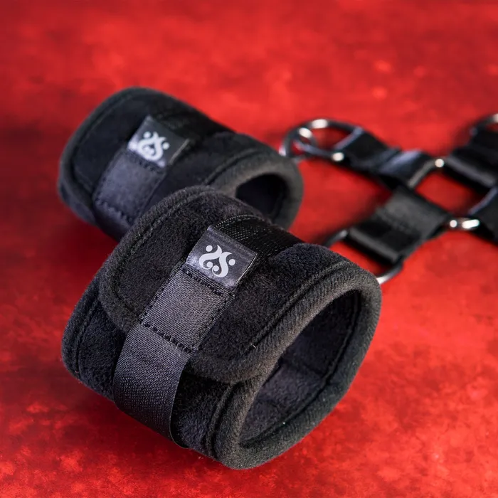 SEI MIO Anal Hog Tied and Satisfied Hog Tie Cuff Set